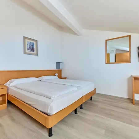 Hotel Geier Torbole Sul Garda Exterior photo